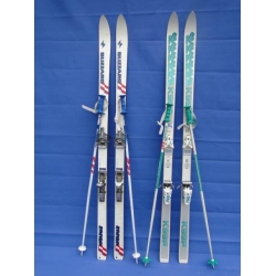 Huur 2x paar ski's met skistokken